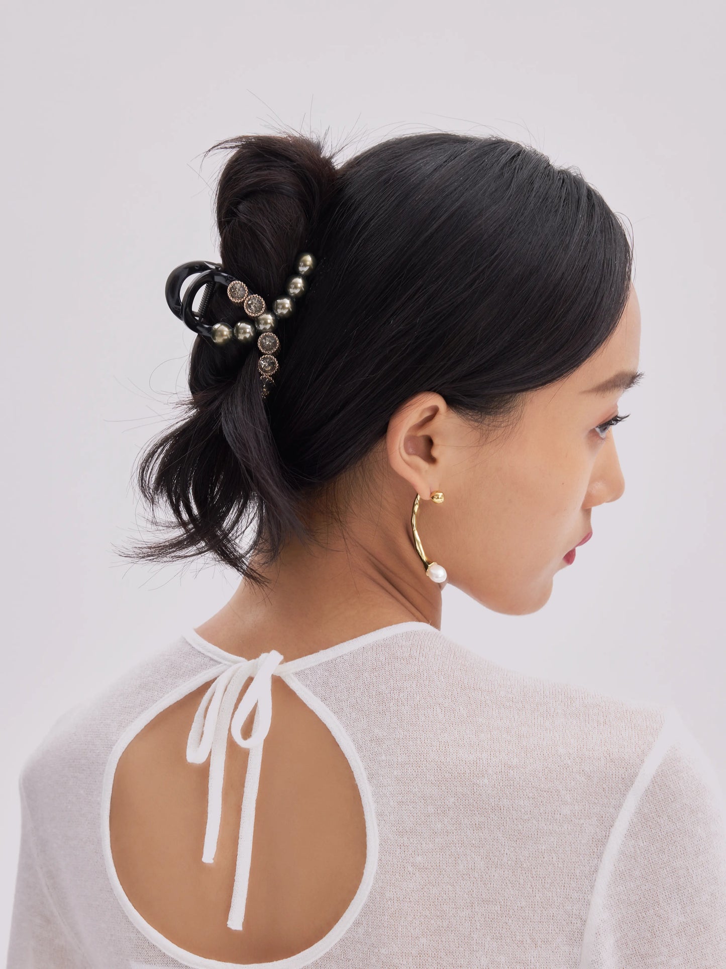 PAZZION, Deirdre Pearls Claw Clip, Black