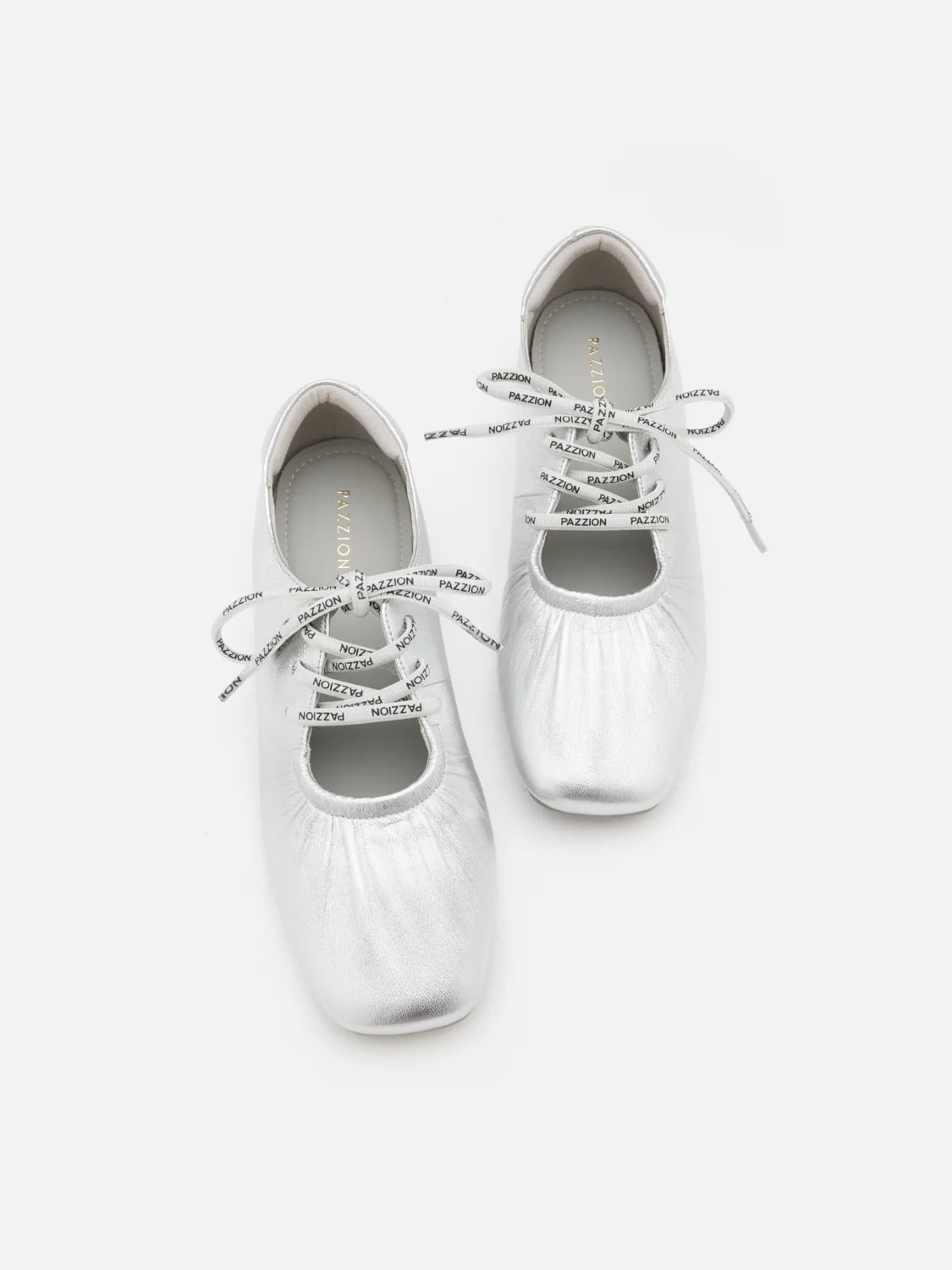 Pernille 金屬色系帶平底鞋