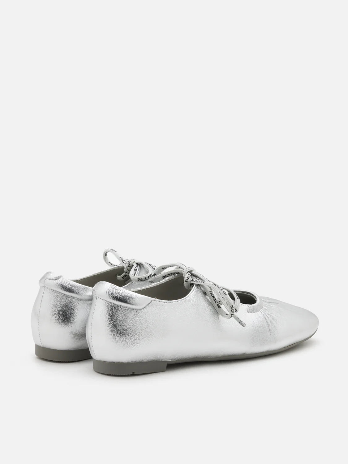 Pernille 金屬色系帶平底鞋