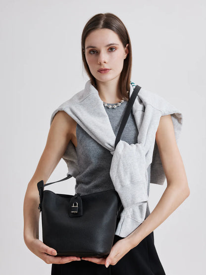 Tate 扣飾牛皮手袋